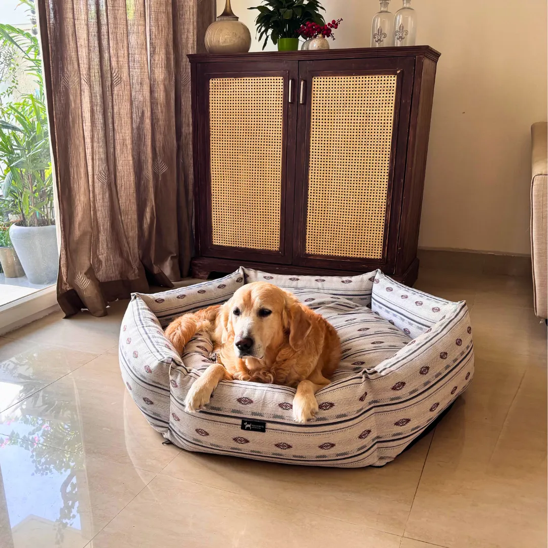 PoochMate Ivory Cotton Jacquard Hexagon Dog Bed