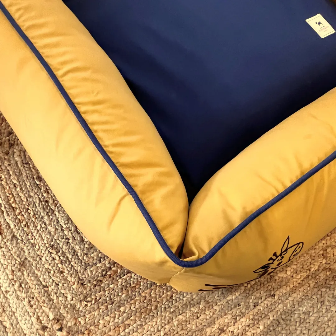 PoochMate OAK 3.0 : Majestic Giraffes Mustard & Blue Bolster Dog Bed : Medium