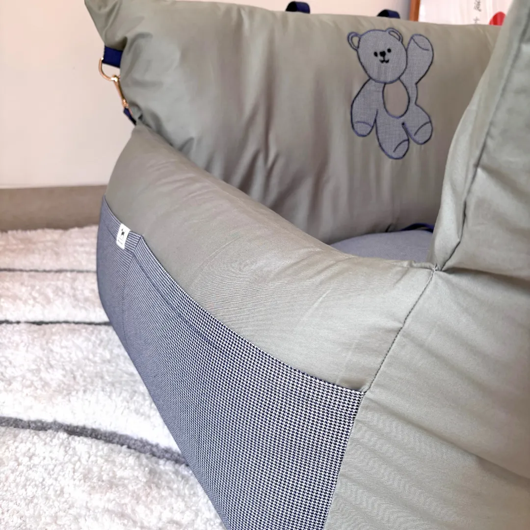 PoochMate Travel Bed for Medium Dogs : Mint & Blue Teddy